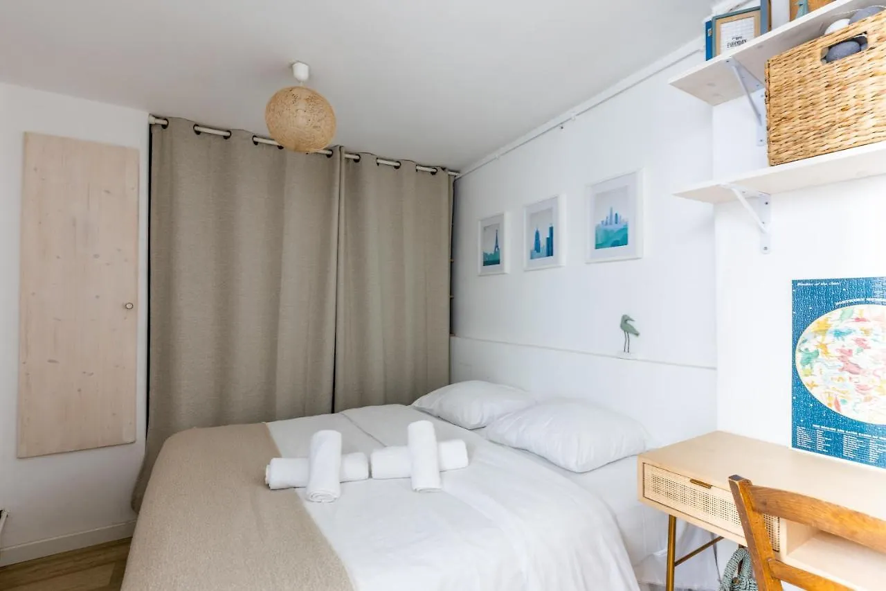 90M2 Renove - Terrasse En Plein Coeur De Marseille Apartment 0*,  France