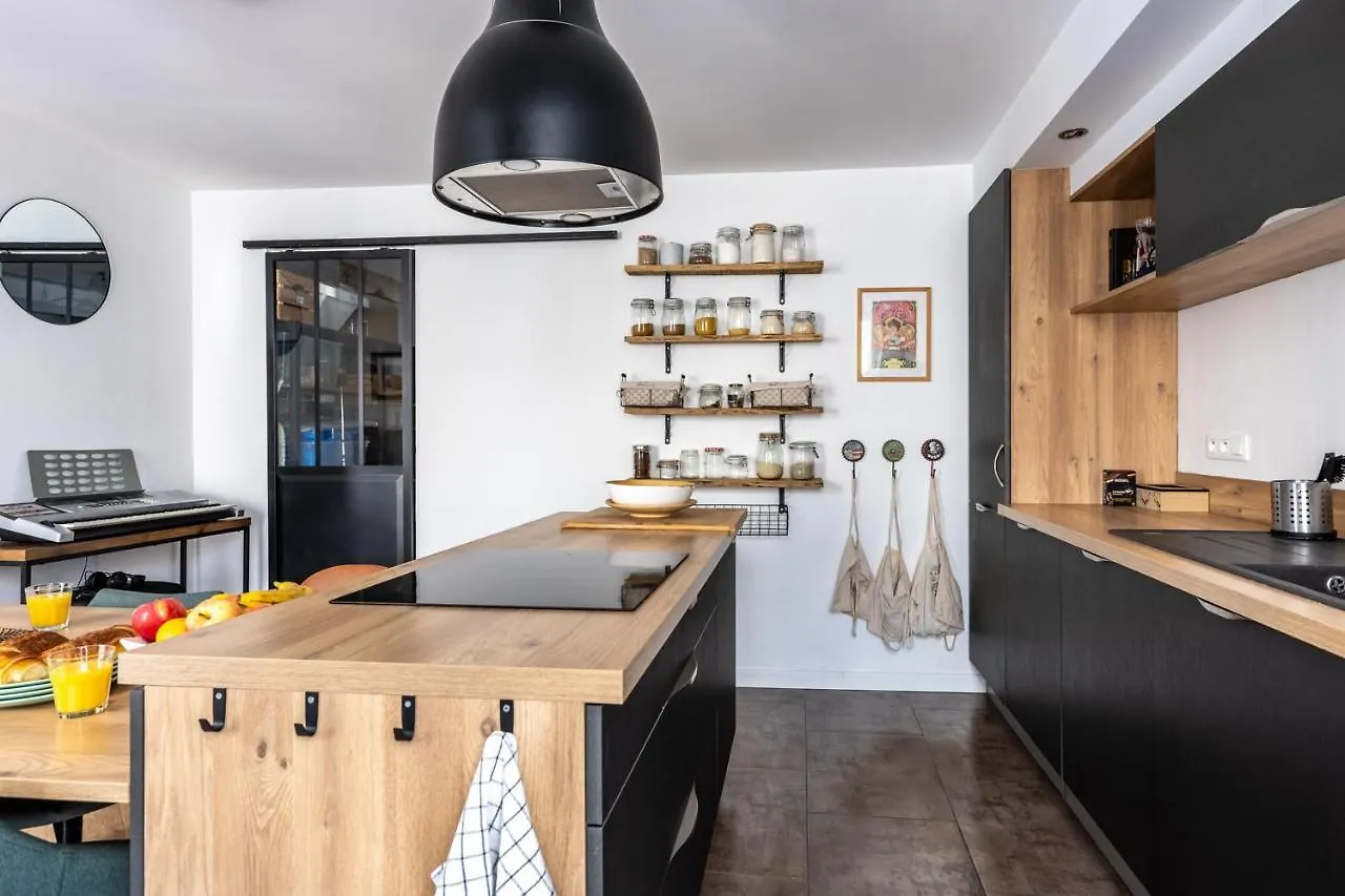 90M2 Renove - Terrasse En Plein Coeur De Marseille contacts